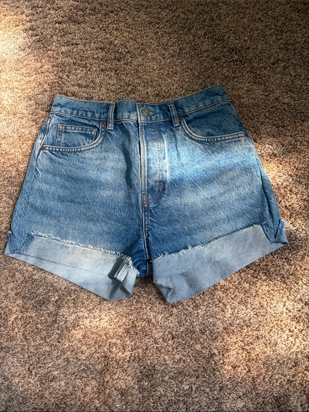 Reformation charlene cuffed shorts - Picture 2 of 6